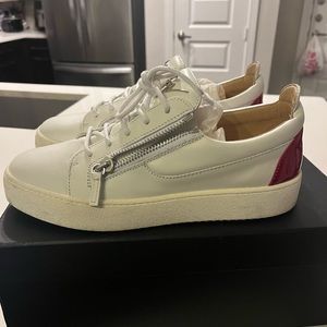 MENS DESIGNER SNEAKERS GISSUEPPE SIZE 10 (43Euro)